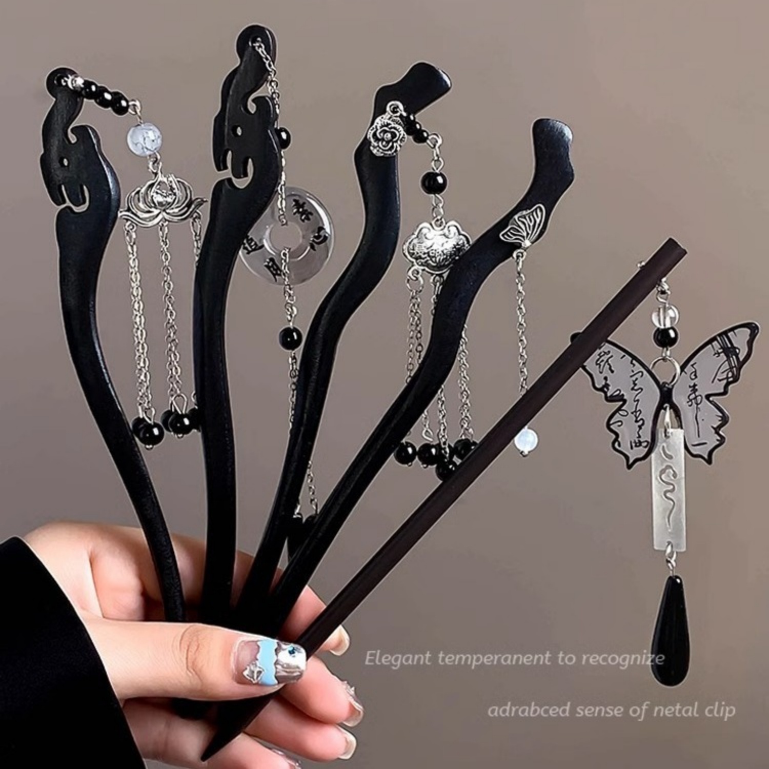 Women Accessories Shop - Forcina per capelli con nappa in
