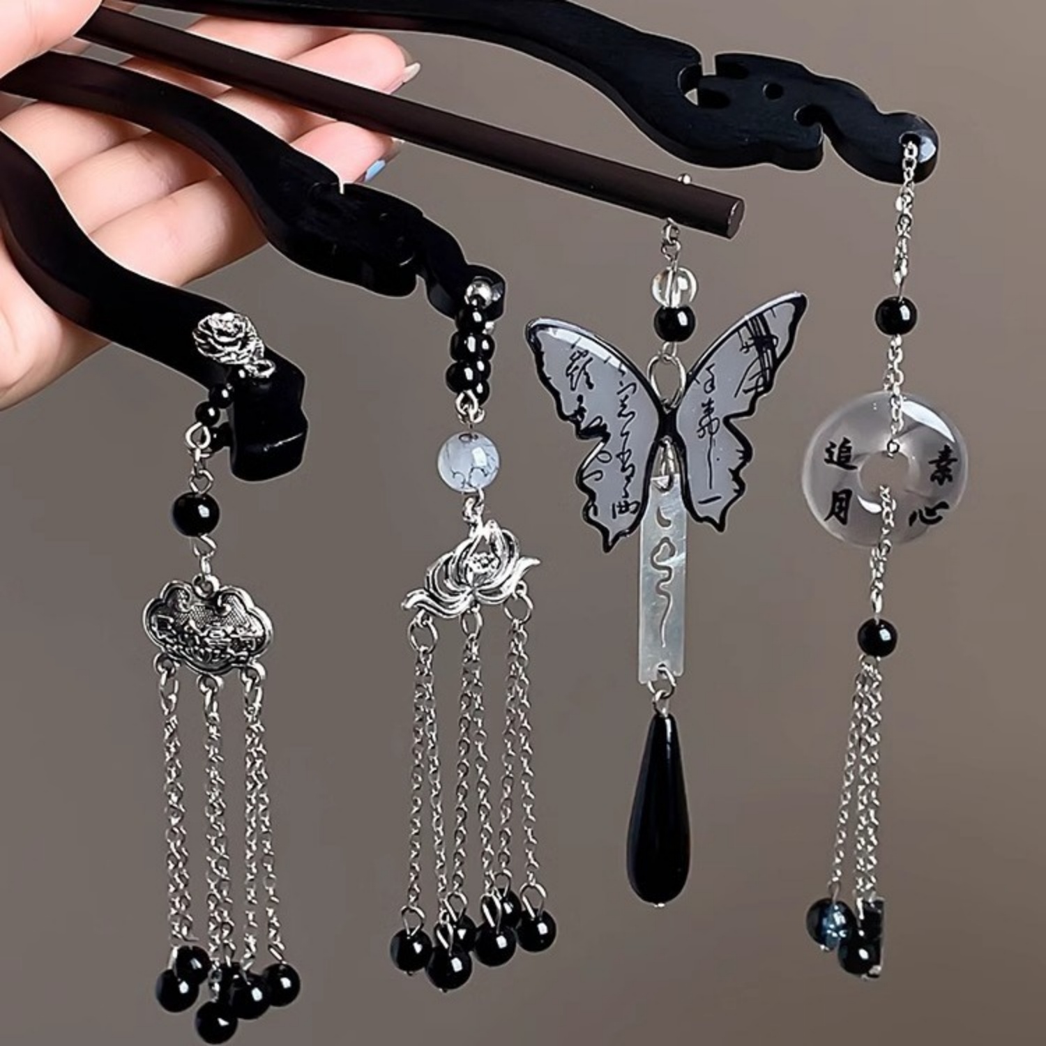 Forcina per capelli con nappa  - Women Accessories Shop recensione e prezzo